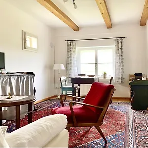 Historischer Pfarrhof Niederleierndorf , Langquaid Deutschland